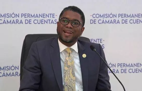 Presidente y dos miembros de la desacreditada Cámara de Cuentas buscan repetir en sus cargos; se inscriben para ser evaluados por Comisión Diputados