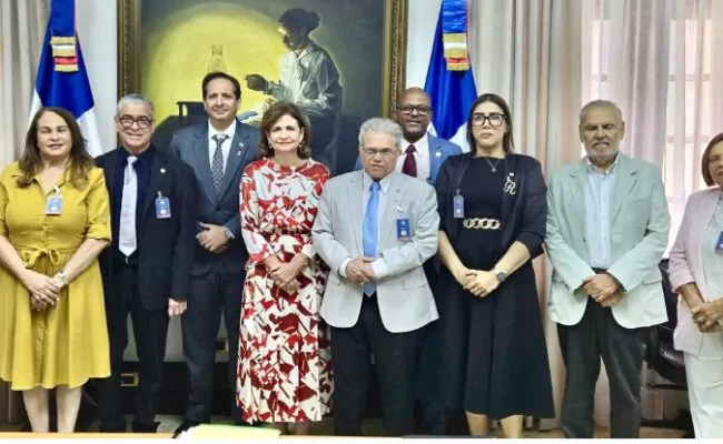 Colegio Médico suspende convocatoria a huelga en los hospitales; continuará dialogando con el Gobierno