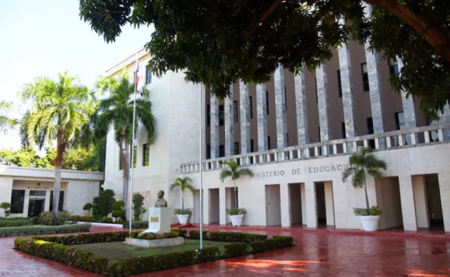 Barren en Educación; se llevan 600 profesores de un tablazo, por cometer faltas graves