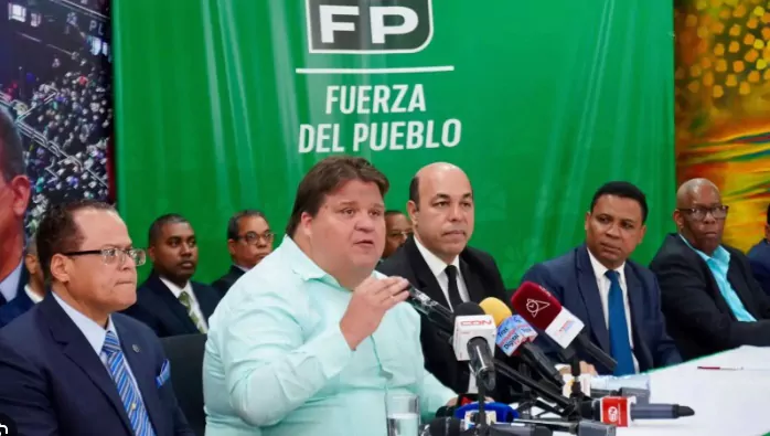 Fuerza del Pueblo también le entra a dos manos a la resolución del Gobierno que ordena a empleados reportar el pago de agua y luz