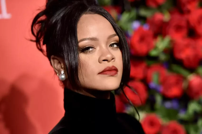 Rihanna es nombrada la tercera mejor artista pop del siglo XXI