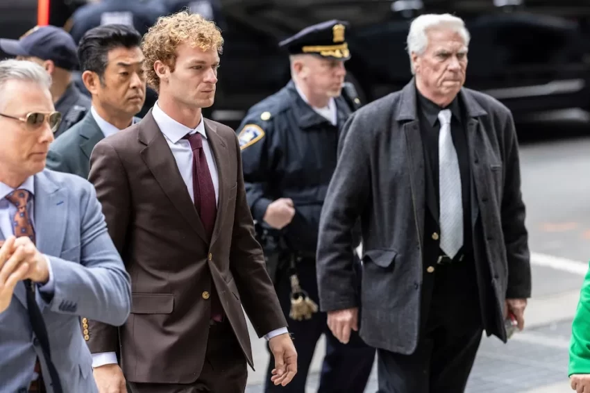 Exmarine absuelto por la muerte de un hombre sin hogar en el metro de NY irá a un partido con Trump y Vance