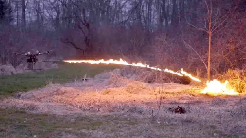 El Ejército ruso calcina refugios de las tropas de Ucrania con efecto lanzallamas