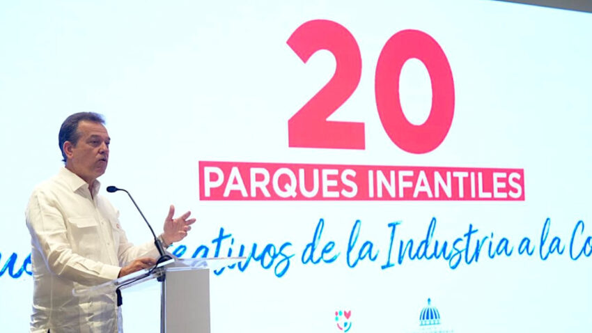 Programa de parques recreativos, que coordinan la primera dama Raquel Arbaje y el MICM, arriba a su intervención número 20