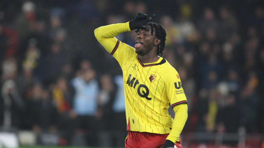 Recibe tarjeta roja tras festejar un gol con el baile de un videojuego