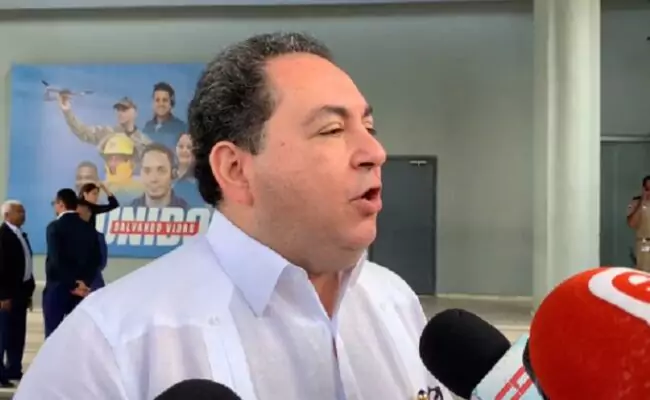 Mario Lama aclara que más de 16,000 médicos recibirán incremento salarial si el CMD firma acuerdo con el gobierno