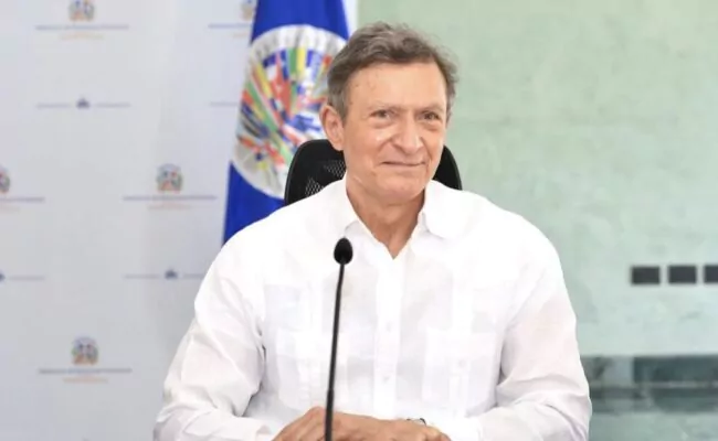 Expresidente Clinton, otros líderes de la región y el secretario general OEA reunidos en Punta Cana en los actos para conmemorar XXX aniversario Cumbre de las Américas