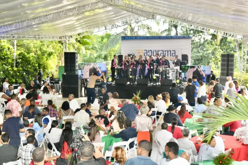Grupo de Medios Panorama celebra su tradicional encuentro navideño en grande