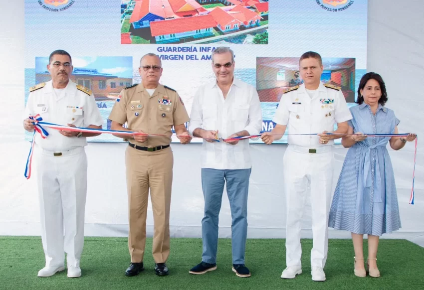 El Gobierno inaugura obras en Sto. Domingo Este y Boca Chica