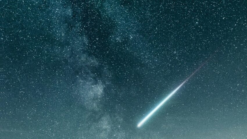 Captan un misterioso objeto luminoso sobrevolando Perú a gran velocidad