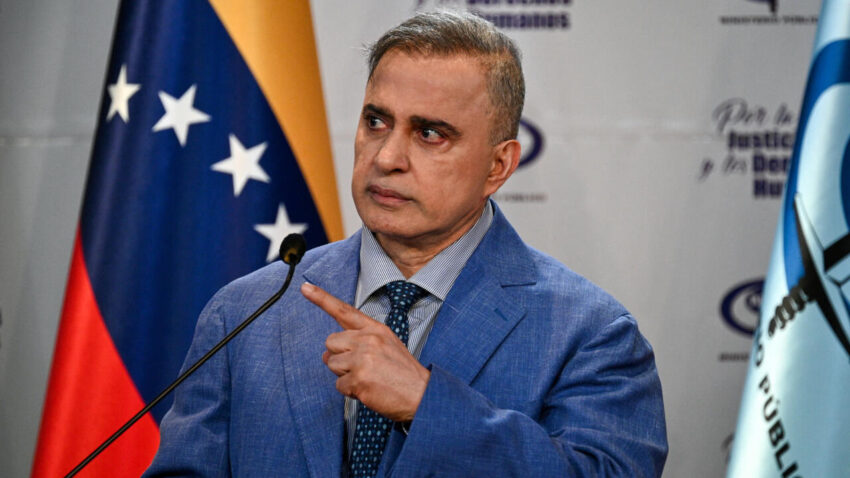 "Mediocre operación de falsa bandera": Fiscal venezolano sobre la desmentida detención de María Machado