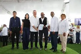 Presidente Abinader junto a la Primera Dama encabezan diversas actividades este domingo