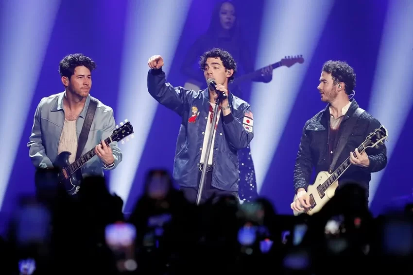 Los Jonas Brothers regresan a Disney para protagonizar una comedia navideña