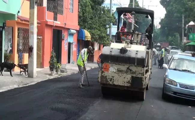 Ministro de Obras Públicas anuncia un gigantesco plan de bacheo en las principales carreteras y autopistas