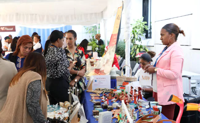 Tesorería Nacional y Supérate apuestan a mejorar condiciones de vida a vendedores; organizan Mercado Orgánico Artesanal