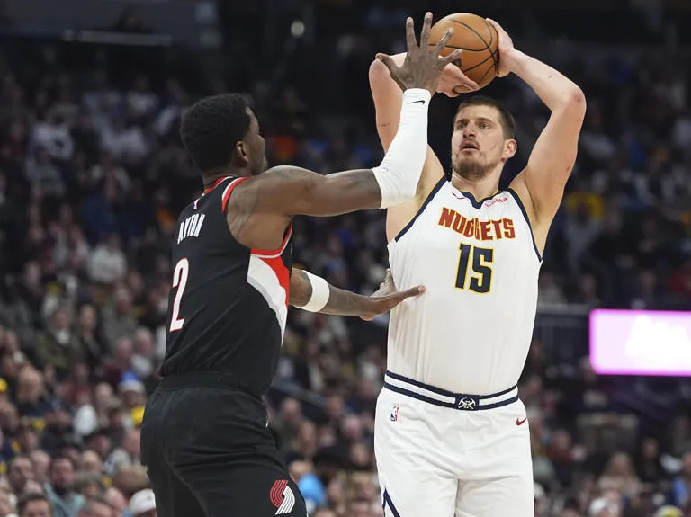 Jokic anota 40 y los Nuggets vencen 146-117 a Blazers 146-117, su séptimo triunfo consecutivo
