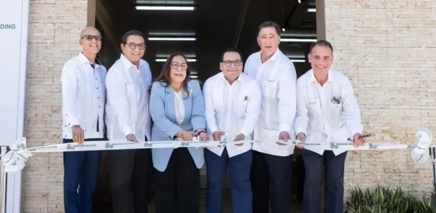 Empresa Suiza que fabrica cigarros premium amplía su centro producción en Villa González-Santiago