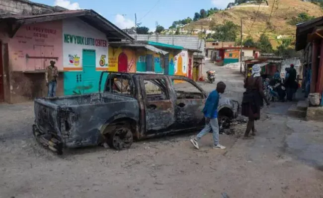 Bandas armadas haitianas asesinan 50 personas y queman cien casas a las afueras de Puerto Príncipe