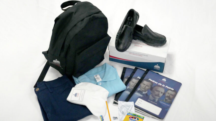 Inabie garantiza a tiempo útiles y uniformes para alrededor de 2 millones de estudiantes en los próximos años escolares