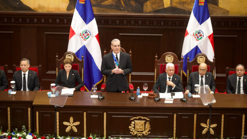 Presidente Abinader resalta en seis meses se han incautado más narcóticos que en los ocho años juntos del gobierno anterior