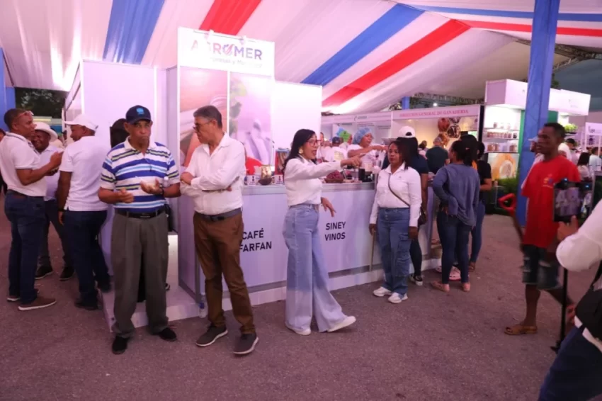 Provincias exhiben sus productos y avances en feria AGROPESUR en San Juan