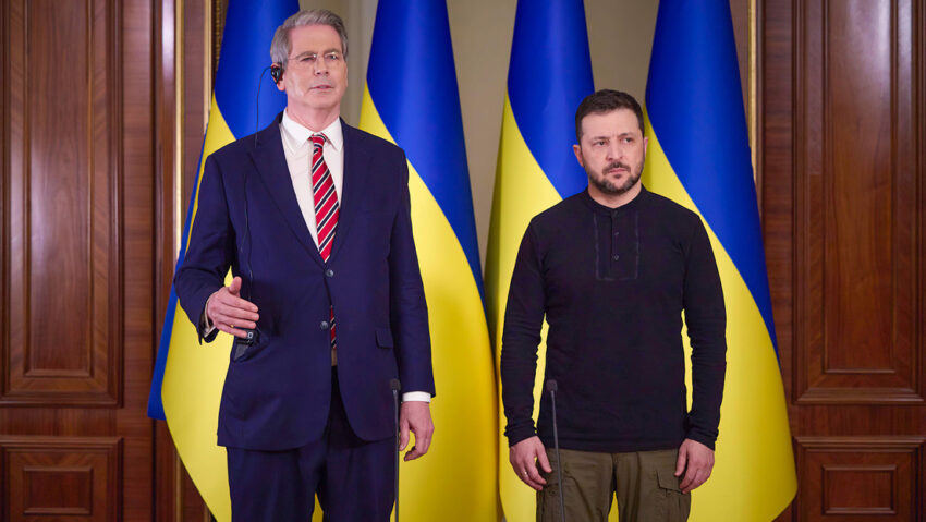 Zelenski le gritó al secretario del Tesoro de EE.UU. por el acuerdo sobre tierras raras
