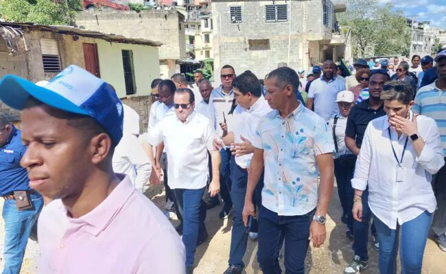 Paliza y Fellito Suberví supervisan avances de saneamiento pluvial en Las 800 en Los Ríos