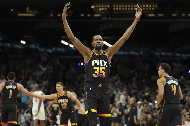 Los Suns vencen a los Cavaliers y les propinan su cuarta derrota consecutiva con un marcador de 123-112