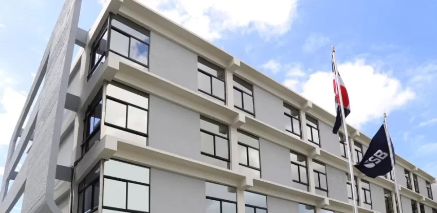 SB insta a participar en reforma reglamento protección usuarios