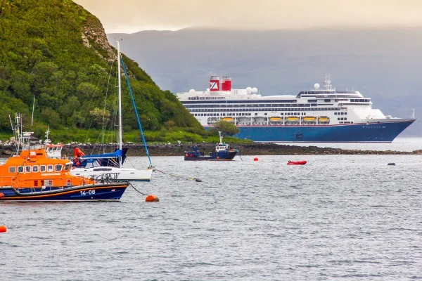 Phil Gardner y Colin Parselle se unen a equipo de Fred. Olsen Cruise Line