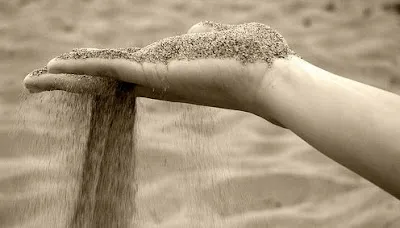 PALABRA DE DIOS JUEVES DE LECTURA El que no está conmigo, está contra mí; y el que no recoge conmigo, desparrama.