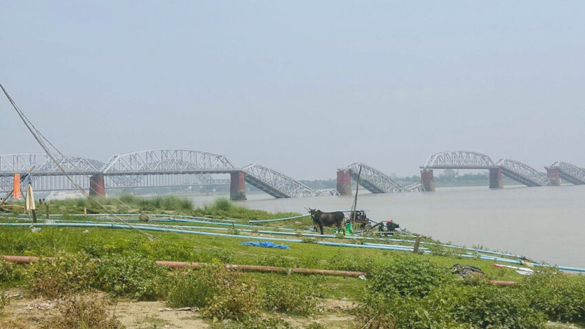 Derrumbe de un puente de carretera en Myanmar por el terremoto
