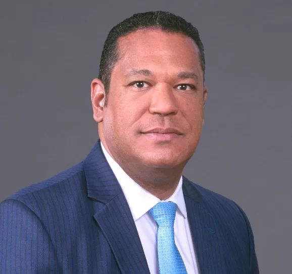 El economista Jesús Martínez resalta la valorización del peso dominicano y anticipa una disminución de la presión sobre la tasa de cambio en las próximas semanas.