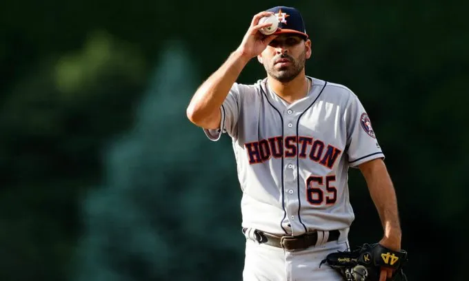MLB: José Urquidy abandona la agencia libre; se queda en la Liga Americana pero lejos de Astros
