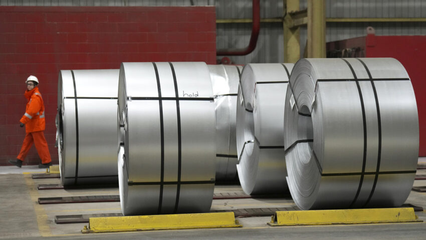 "Injustificable y equivocada": Brasil critica los aranceles de Trump al acero y aluminio