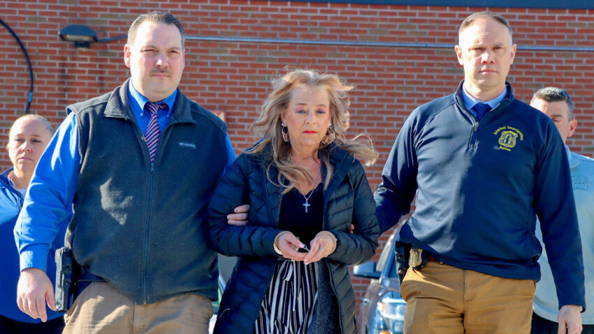 Liberan a un hombre que había estado cautivo durante más de 20 años en una "casa del horror"