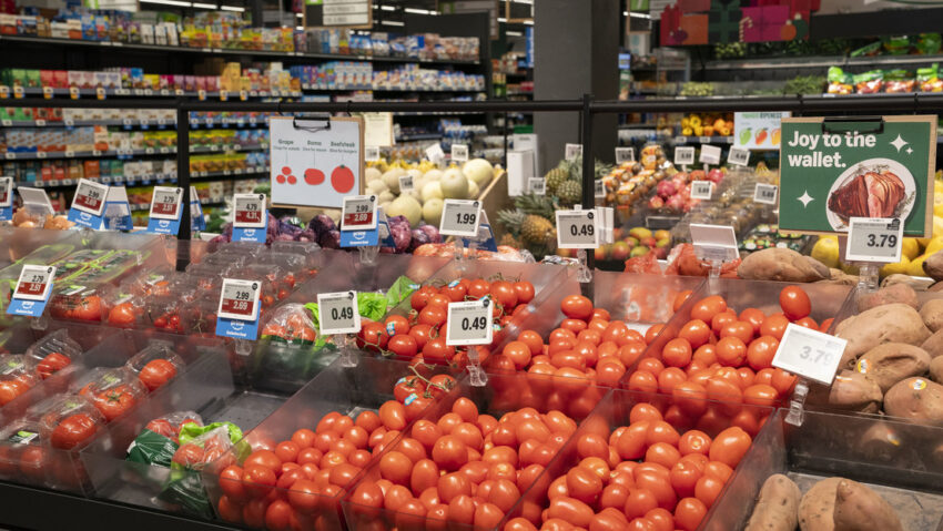 Podrían ser letales: 3 alimentos que nunca se deben comprar en un supermercado