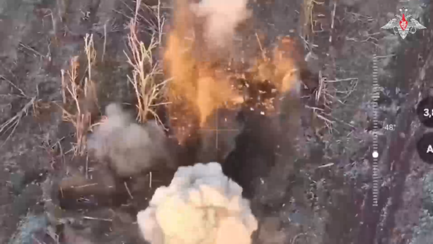 Un militar ruso, actuando en solitario, logra detonar dos fortificaciones que alojaban tropas de Kiev.