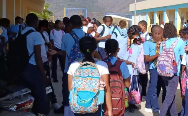 Educación y ADP acuerdan reanudar la docencia en las provincias Duarte y Hermanas Mirabal