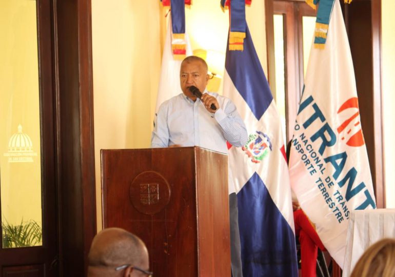 Alcalde de San Cristóbal reitera pedido a Obras Públicas por cierre de cruces en la autopista Seis de Noviembre