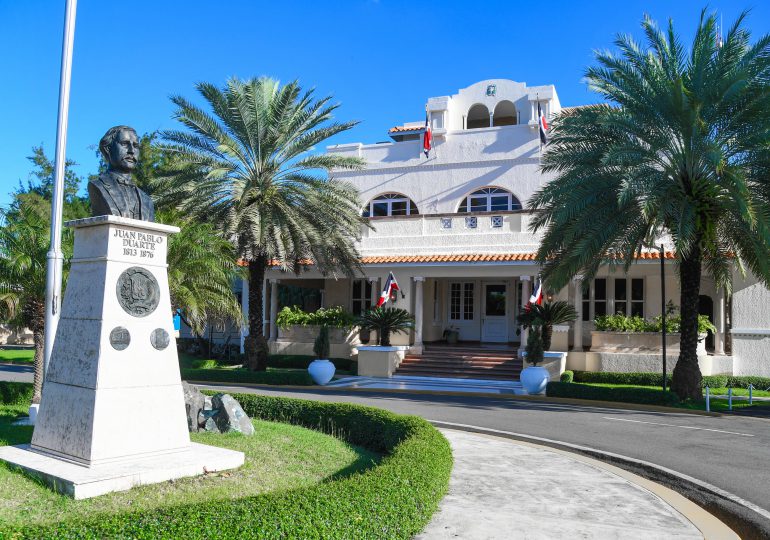 Cancillería dominicana suspende notificaciones judiciales en Haití y Venezuela