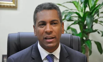 Demóstenes Martínez responde a Abinader y presenta legado de Leonel en Santiago; considera invitación al expresidente es una “grosera manipulación” de la realidad