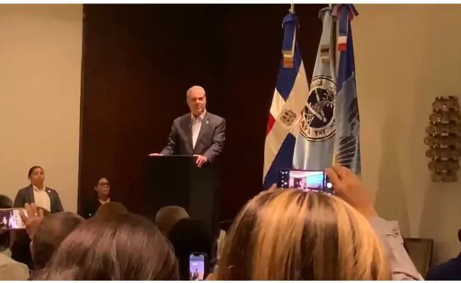 INAPA lidera programa para sanear costas del este en defensa del turismo