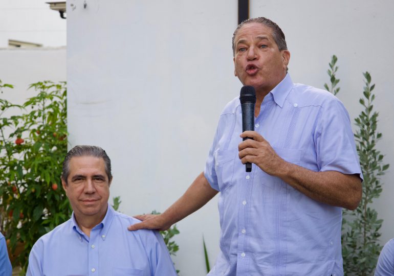 Carlos Pared Pérez: “Francisco Javier García es el futuro del partido”