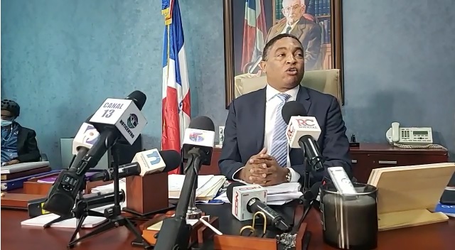 Yván Lorenzo pide a Milagros Ortiz Bosch señalar las 46 instituciones involucradas en caso de corrupción