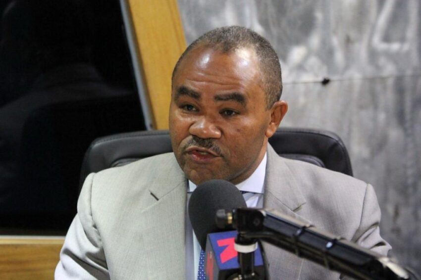 Luciano responde a DM que atribuirle a Leonel comprar una franquicia para formar un partido "es insultante"; le recuerda que el PTD le apoyó "sin buscar beneficios personales"