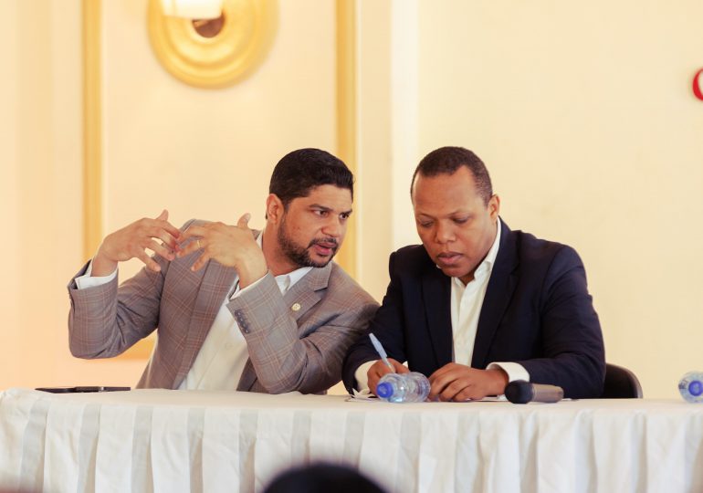 Oficina Senatorial de San Cristóbal con el INTRANT, impulsan consultas regionales del Plan Nacional de Seguridad Vial 2025-2030