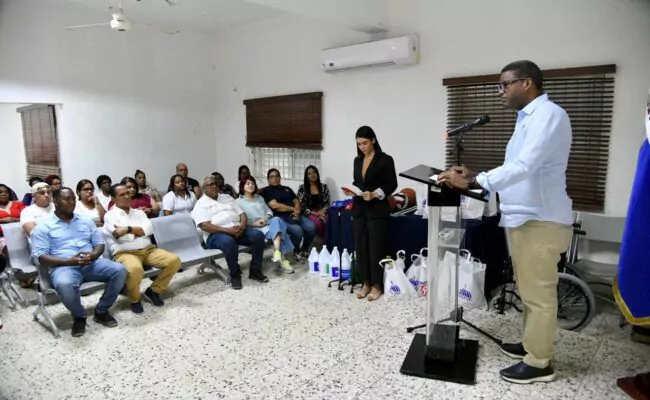 Propeep entrega kits de higiene y otros insumos al Centro de Rehabilitación Psicosocial en Pedro Brand