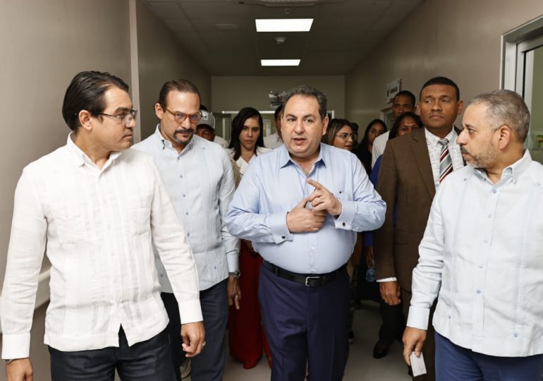 Director SNS resalta avances en hospitales de Cibao Norte