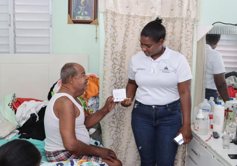 Supérate entregó casa por casa 400 mil bonos pendientes